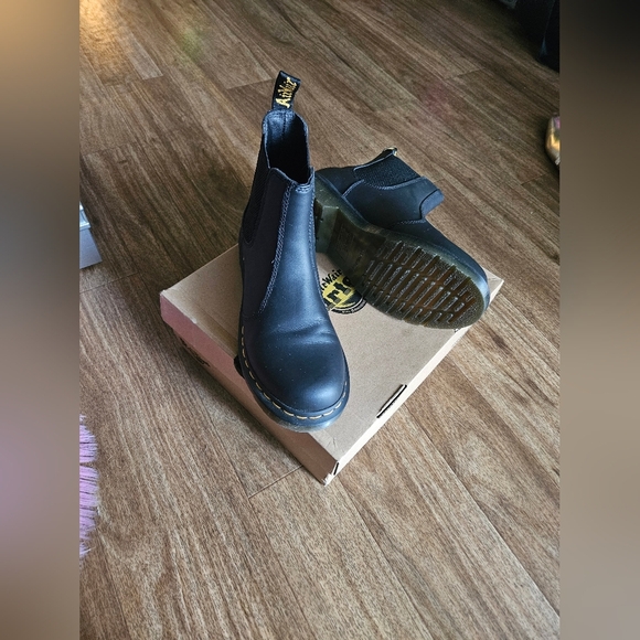 Dr. Martens Black Leather Chelsea Boots - Picture 1 of 7